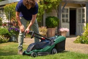 Bosch Advanced Rotak 650 Elektrikli Çim Biçme Makinesi